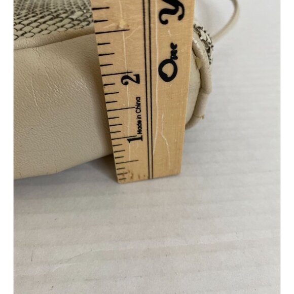 Vintage Beige Small Crossbody Bag With Metal Mesh Design & Shoulder Strap - Picture 10 of 10